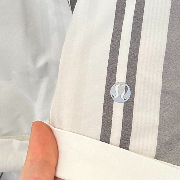 LULULEMON Grey and White Striped Shorts - Picture 3 of 4